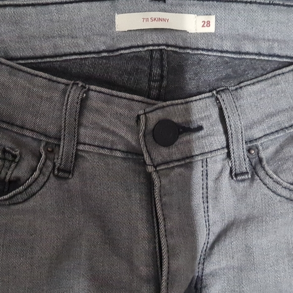 Levi's Jeans - Picture 3 of 5
